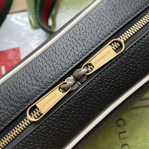 グッチバッグ角部分ディテール